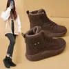 2026 Invierno Nuevos Zapatos de Algodón Cálidos Engrosados con Felpa de Caña Alta Versátiles Suela Gruesa que Aumenta la Altura Botines Deportivos Casuales T351