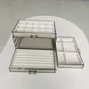Caja de Almacenamiento de Joyería de Acrílico Transparente Gris Tipo Cajón a Prueba de Polvo para Anillos, Pendientes, Collares, Pulseras - Caja Multifuncional de Terciopelo