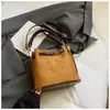 Bolsa de balde transfronteiriça, bolsa transversal de luxo leve para mulheres, bolsa de mão tendência estilo coreano de grande capacidade, bolsa de ombro retrô com design de nicho