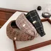 Diadema Ancha a Cuadros con Bloques de Color Estilo Chanel para Mujer, Pasador de Terciopelo Rojo, Diadema que Aumenta la Altura, Diadema Tejida de Otoño e Invierno