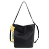 Bolso de Hombro Retro de Alta Gama Transfronterizo para Mujer 2025 Nuevo Bolso Cubo de Lado Suave Bolso de Hombro Versátil Bolso Cruzado Elegante