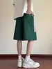 Shorts Esportivo com Estampa de Abacaxi Listrado para Homens, Tendência de Verão Estilo Americano Casual Solto de Perna Larga Comprimento no Joelho Secagem Rápida