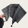 Pañuelo estilo vintage con estampado de anacardos para mujer, un accesorio chic y discreto que se puede usar en capas e incluso como cinturón para la cintura para crear un efecto adelgazante