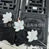 13*15mm Concha de Mariposa Tallada Doble Cara Flor de Concha de Loto Blanco con Agujero Pasante Estilo Antiguo para Pasador de Pelo Materiales para Manualidades