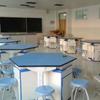 Mesa Exploratória Hexagonal de Laboratório com Estrutura de Alumínio-Madeira, Bancada de Operação, Mesa Hexagonal para Estudantes, Banqueta e Cadeira para Laboratório Físico e Químico
