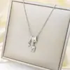 Nuevo Collar de Acero de Titanio Moda de Lujo Ligero Cubo de Azúcar Exquisito Diseño de Nicho Gargantilla Tachonada de Diamantes Cadena Versátil para Clavícula para Mujeres