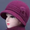 Otoño Invierno Mujer de mediana edad y anciana Cálido con felpa interior Sombrero de lana para madre Sombrero de pescador tejido con protección para las orejas y protección contra el frío de pelo de conejo para señora mayor abuela