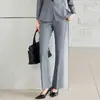 Elegante terno feminino cinza para o outono, traje de negócios profissional, uniforme de trabalho para gerente de hotel