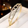 SHEIN Pulsera de Moda Más Vendida Hueca con Pedrería Completa para Mujer Pulsera de Lujo Ligero con Sensación de Alta Gama Joyería Versátil de Circonia Moderna