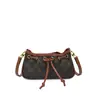 Bolso cruzado pequeño tipo nube con cordón de cuero contrastante y estampado floral vintage, diseño de doble uso para el trabajo y los viajes, bolso pequeño versátil