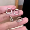 Aretes Cuadrados de Cobre Incrustados con Circonita de Cuatro Piezas para Mujer, Lujo Accesible y Pendientes de Aro de Gama Alta con Diseño, Pendientes Dobles