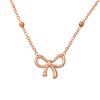 Venta al por mayor transfronteriza de accesorios para celebridades en Internet, sencillos, combinables, ligeros, de lujo, de alta gama, con cadena de clavícula, collar de acero de titanio con lazo a la moda para mujer
