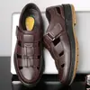 2024 Nuevos Zapatos Sandalias de Piel Suave Calados para Hombre, Negocios, Suela Suave, Verano, Puntera Cerrada, Suela de Tendón de Buey, Zapatos de Piel de Papá