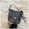 Bolso de Mano Estiloso de Verano Bolso Cubo para Mujer 2026 Nuevo Diseño Bolso Cruzado de Nicho Bolso de Hombro con Forma de Corazón para el Trabajo