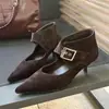 Zapatos de salón franceses de punta fina con corte bajo 2026 Otoño nueva llegada botines de tacón de aguja de punta con hebilla versión de cuero suave zapatos de salón Mary Jane