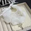 Collar Gargantilla de Malla Blanca Rosa Blanca Romántica Super Hada Francesa Correa para el Cuello Cruzada de Lujo Accesible de Alta Gama Moda