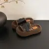 Pantuflas Peludas Retro de Velcro para Mujer 2026 Otoño Invierno Suela Gruesa que Aumenta la Altura Ropa de Casa Exterior Antideslizantes Cálidas de Una Correa Pantuflas de Felpa