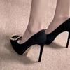 Sapatos de Salto Alto Elegantes com Fivela Quadrada e Salto Fino para Mulheres 2025 Outono Novo Plataforma Pequena Bico Apontado Preto Camurça