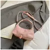 Bolsa de Ombro Transversal 2025 Nova Suede Bolsa Almofada Alça de Ombro Fecho Textura Grande Capacidade Ombro Único Transversal Bolsa de Mão