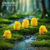Mini terrário, jardinagem com musgo, paisagismo com suculentas, ornamentos, decorações de pintinho amarelo pequeno estilo cartoon, figuras de PVC