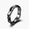 Anillos Mobius de Acero de Titanio Europeos y Americanos Transfronterizos para Parejas, Diseño de Nicho que No se Desvanece, Anillo Liso Venta Directa por Lote