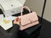 Bolsa de corrente acolchoada estilo Chanel, modelo novo de alta qualidade para 2026, moderna e versátil, pode ser usada como bolsa de mão, bolsa de ombro ou bolsa transversal