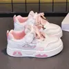 Zapatos casuales de piel para niños mayores, zapatillas deportivas con suela ligera para niños estudiantes, nuevos zapatos deportivos de moda 2026 para primavera y otoño para niñas