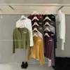Y.JIA Yijia Otoño Estilo Coreano Bordado Sencillo Versátil Adelgazante Multicolores Cuello Henley Manga Larga Camiseta 8139