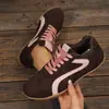 Zapatos de Talla Grande Individuales Transfronterizos para Mujer Estilo Nuevo Primavera y Otoño Comercio Exterior Punta Redonda Con Cordones Fondo Plano Zapatos de Entrenamiento Alemanes Deportivos Casuales Zapatos de Tabla Venta al por Mayor