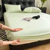 2026 Modelo Nuevo Sábana Bajera Ajustable de Cobertura Total Protector de Colchón Antideslizante Funda de Almohada Juego de Cama de Tres Piezas Adecuado para Todas las Estaciones