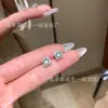 Venta al por mayor de fábrica suministro en vivo aretes de plata s925 incrustados con material natural peligroso jadeíta verde yang azúcar pequeños frescos para mujer