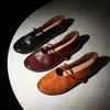 Novos Sapatos Mary Jane Retro de Uma Tira para Mulheres Primavera/Verão 2026 Couro de Cavalo Super Macio Salto Baixo Boca Rasa Sapatos Individuais