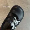 Zapatos de Cuero para Niñas Estilo Nuevo Otoño 2026 Estilo Coreano Lazo de Perla Punta Redonda Suela Suave Zapatos de Bebé
