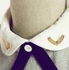 F013 Simple y Generoso Boutique Camisa de Pareja Japonesa Joyería Metal Tres Dimensiones Forma de Espiga Broche Pin