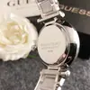 Nuevo reloj de mujer con correa de acero y temperamento, moderno y sencillo, estilo Joker, informal, de cuarzo, para una generación de mujeres.