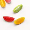 Garrafas de vinho de frutas simuladas em miniatura, brinquedos de comida em miniatura, cola de creme, materiais DIY para casa de bonecas, presilhas de cabelo, componentes de acessórios de cabelo
