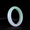 Novo estilo imitação jade Hetian Esmeralda meio branco verde pulseira de esmeralda flutuante Mongólia Exterior barra plana redonda branco verde gradiente pulseira de jade