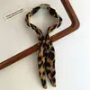 Pulsera de Bufanda de Seda con Estampado de Leopardo Texturizado Estilo Retro Americano para Mujer Moda Europea y Americana Nicho Dulce y Fresco Estilo Sexy Joyería de Mano Personalizada