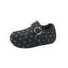 Zapatos de algodón con correa de hebilla de cuero francés 2026 zapatos de felpa Birkenstock con lunares casuales versátiles otoño e invierno novedad zapatos de tacón oculto para mujer