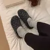 Sapatos femininos estilo Birkenstock de sola grossa com bolinhas, chinelos fechados, nova coleção outono/inverno 2026, mulas sem cadarço, sapatos individuais Birkenstock