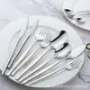 Atacado Transfronteiriço Talheres de Aço Inoxidável 304, Faca de Bife Estilo Ocidental, Colher de Jantar, Colher de Café para Hotel, Faca, Garfo e Colher Criativos com Cabo Redondo