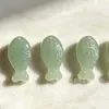 Pingente pequeno de peixe de Aventurina Natural, pingente de peixe com pele áspera de aventurina verde, enfeite de peixe gordinho cor de água clara, pingente de peixe gordo de jade