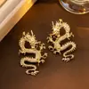 Brincos Retrô Estilo Chinês Agulha de Prata com Dragão Esculpido, Brincos Estilo Chinês para o Ano de Nascimento, Atacado de Brincos Usados para Mulheres