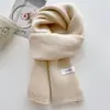 Bufanda de estilo simple color liso lana tejida versátil blanqueador bufanda para el cuello estilo nuevo etiqueta de niña cálida gruesa