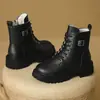 Botas Martin Femininas, Novas Botas Curtas Versáteis Pretas Retro para Outono e Inverno 2026, Estilo Britânico Botas para Motocicleta ao Ar Livre