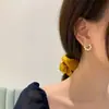 Pendientes Minimalistas Coreanos Elegantes de Flor de Rosa con un Diseño Vintage y Pendientes de Botón Huecos de Perla Estilo Francés
