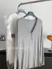 Camiseta de Manga Larga con Cuello en V de Modal para Mujer Primavera/Verano 2026, Corte Relajado, Top de Manga Murciélago, Cubierta Deportiva Delgada