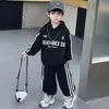 Conjunto de Otoño para Niños Fresco y Elegante 2026 Nuevo Conjunto de Dos Piezas con Sudadera con Capucha para Niños Pequeños