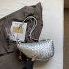 Bolsa de Chifres Tecida Nova e Elegante Primavera-Verão 2025 Bolsa Transversal de Ombro Casual e Nicho da Moda para Trabalho