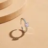 Celebridade da Internet Modelo Popular Anel Exquisito de Zircônia Super Brilhante para Mulheres Luxo Leve Toque de Alto Padrão Anel de Dedo Aberto Ajustável Banhado a Ouro Real